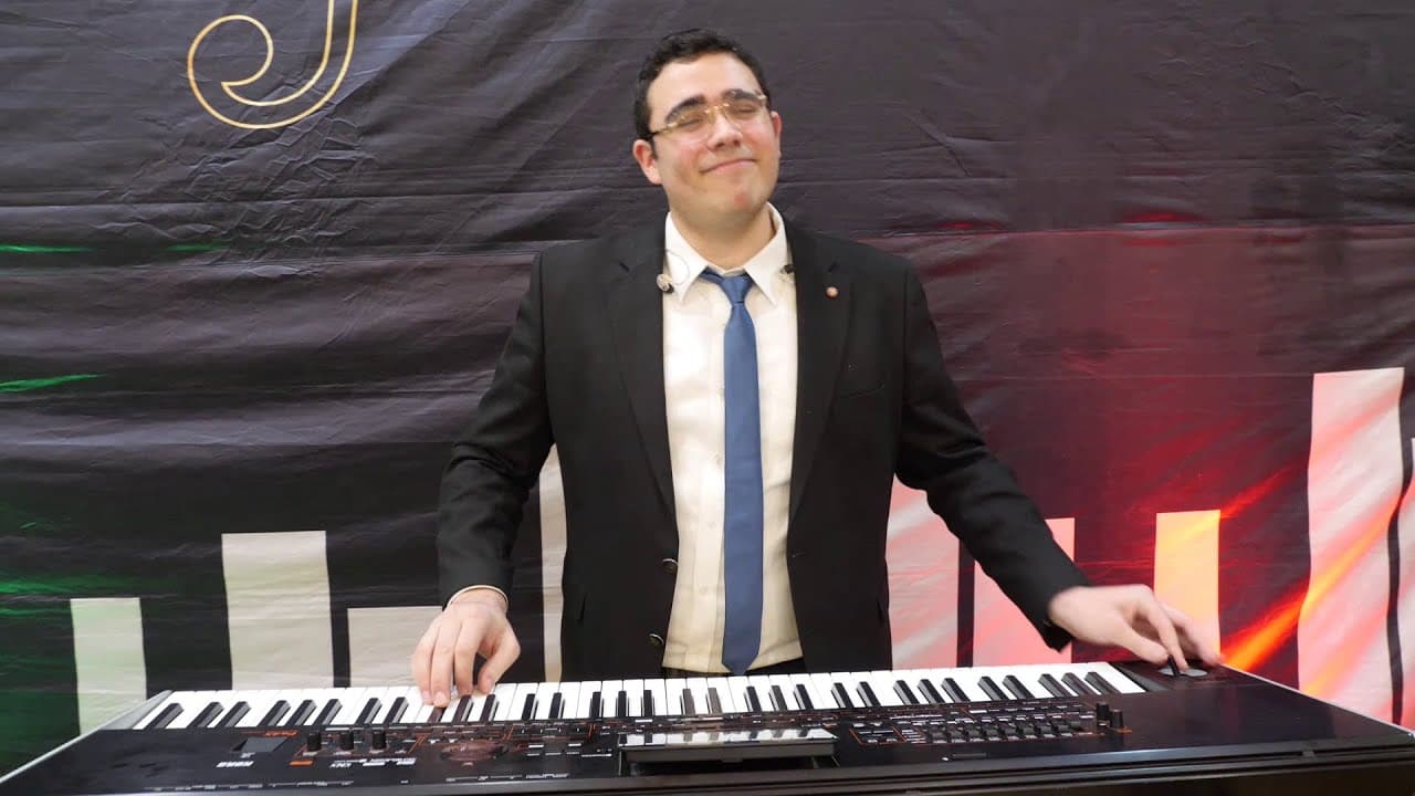 Avi Deutsch - Shir Hamaalot (Live)