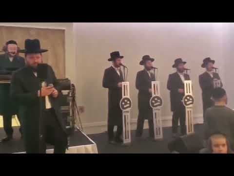 Avrumi Berko 🎹 Yumi Lowy, Shea Berko, Avrum Mordche Schwartz 🎤 Shira Choir