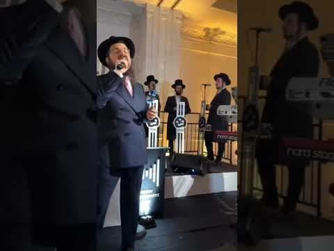 Mendy Hershkowitz 🎹 Benny Friedman 🎤 Shira Choir